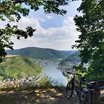 Leopold Mit Burgblick An Der Mosel Apartment *