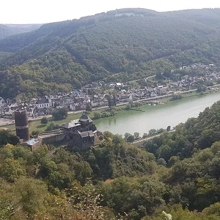 Leopold Mit Burgblick An Der Mosel Apartment *