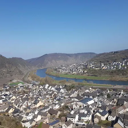 Leopold Mit Burgblick An Der Mosel Burgen (Mayen-Koblenz)