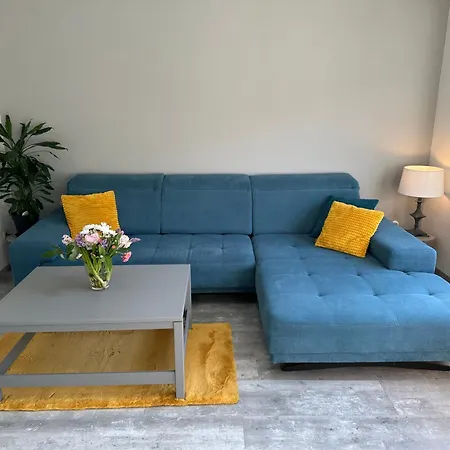 Leopold Mit Burgblick An Der Mosel *