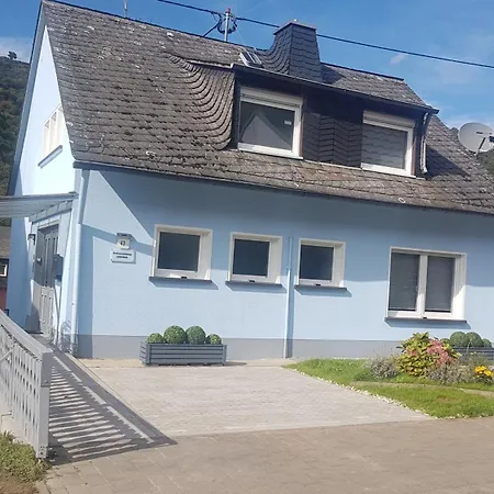 Leopold Mit Burgblick An Der Mosel Apartment *