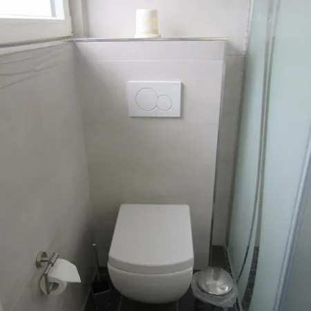 Leopold Mit Burgblick An Der Mosel Burgen (Mayen-Koblenz)