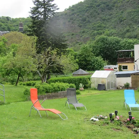 Leopold Mit Burgblick An Der Mosel Apartment *