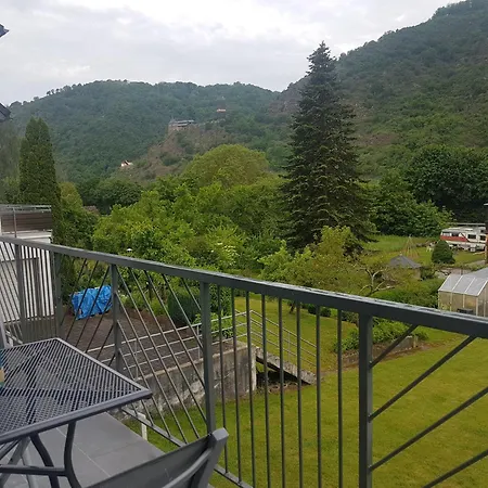 Leopold Mit Burgblick An Der Mosel Appartement