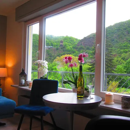 Leopold Mit Burgblick An Der Mosel 公寓