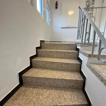 Leopold Mit Burgblick An Der Mosel 布尔根