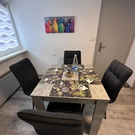 Leopold Mit Burgblick An Der Mosel 布尔根