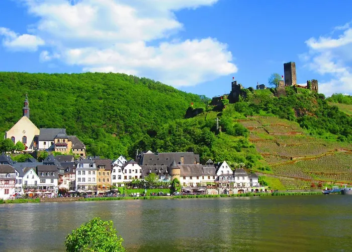 Διαμέρισμα Leopold Mit Burgblick An Der Mosel