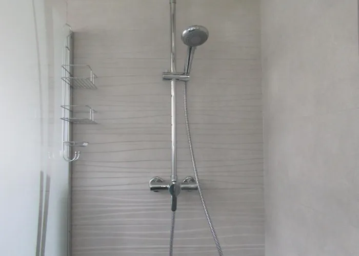 Leopold Mit Burgblick An Der Mosel *