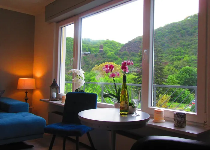 Leopold Mit Burgblick An Der Mosel Apartamento