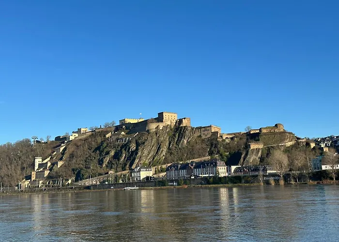 Leopold Mit Burgblick An Der Mosel Burgen (Mayen-Koblenz)